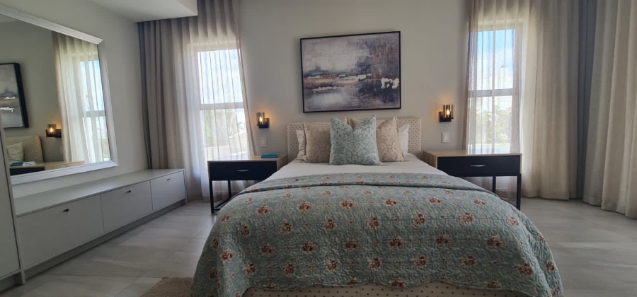 10 Bedroom Property for Sale in Bloubergstrand Western Cape